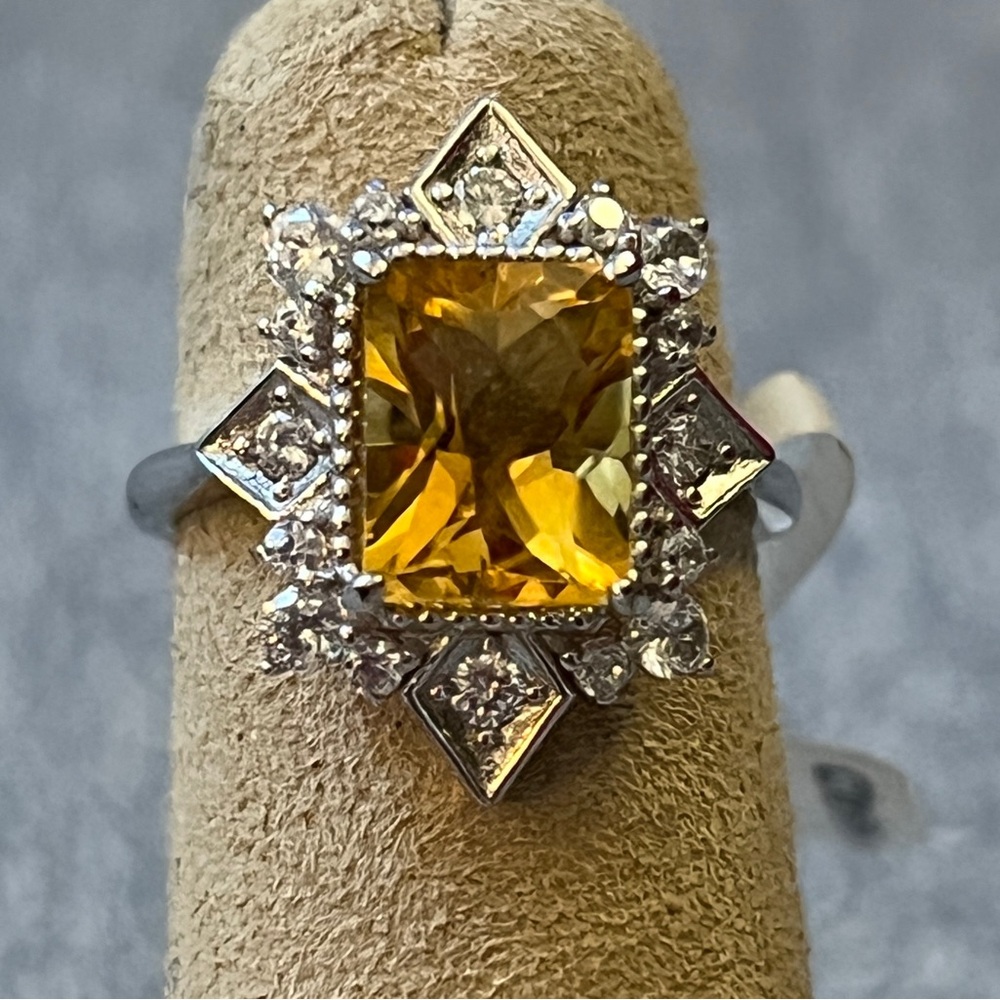 AAA Brazilian Citrine gemstone from Brazil! Rhodium over 925 S.Silver. Genuine!